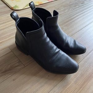 Dolce vita black ankle boots size 9